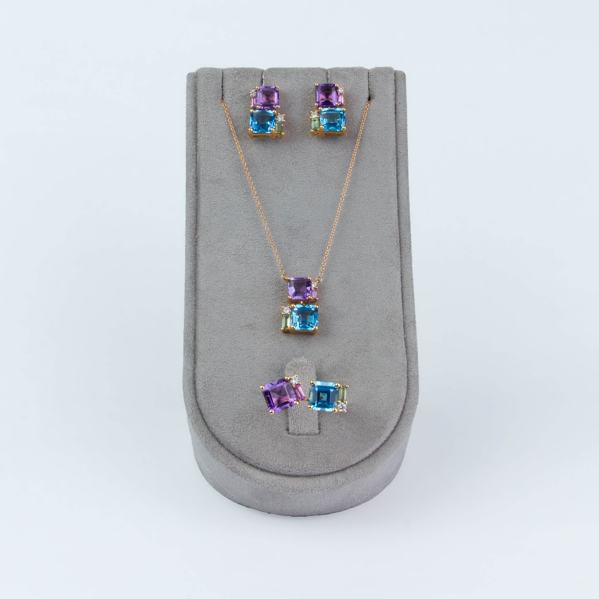 18 AYAR RENKLİ TAŞLI PIRLANTA SET